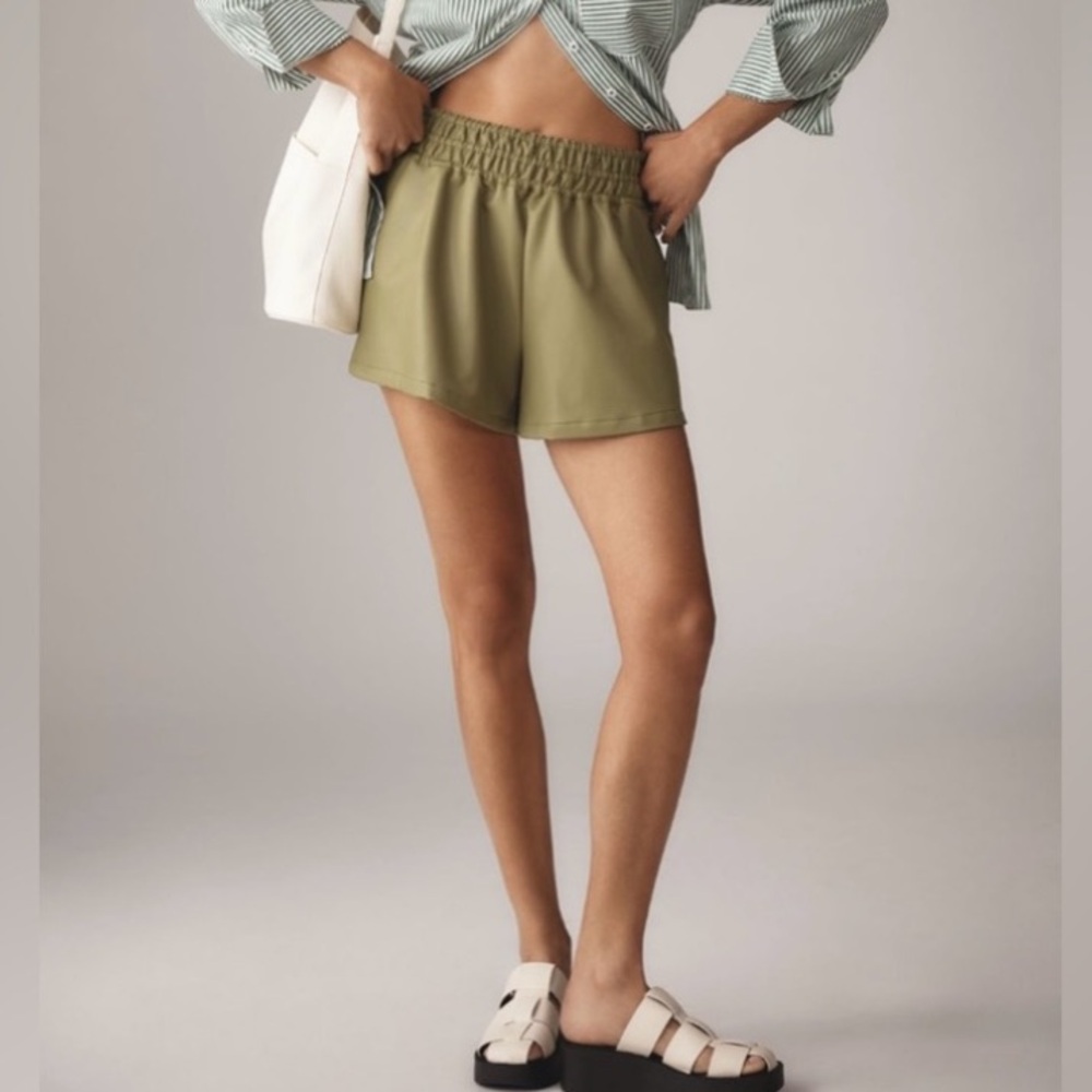 Anthropologie | The Somerset Shorts: Faux Leather Edition | Moss | Large‎ | NWT